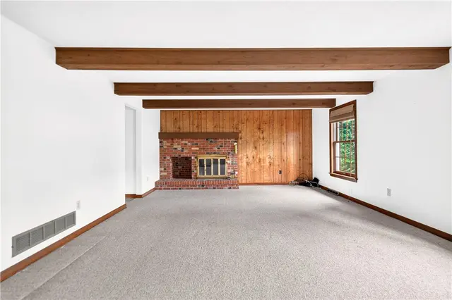 1593 Oakleaf Ln gallery image 9