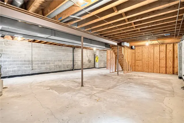 1593 Oakleaf Ln gallery image 14