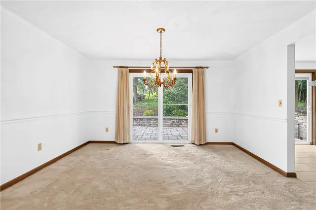 1593 Oakleaf Ln gallery image 18