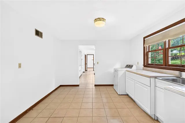 1593 Oakleaf Ln gallery image 21