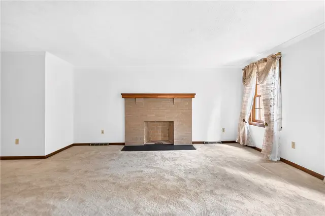 1593 Oakleaf Ln gallery image 34