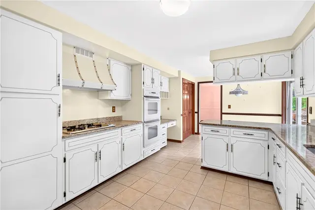 1593 Oakleaf Ln gallery image 40