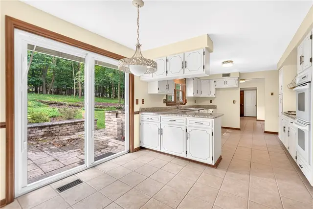 1593 Oakleaf Ln gallery image 41