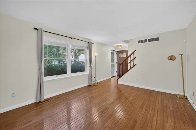 160 Partridge Run Rd gallery image 3