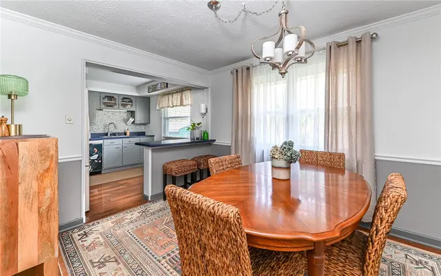 160 Siebert Rd gallery image 6