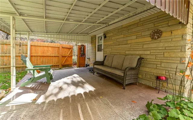 160 Siebert Rd gallery image 12