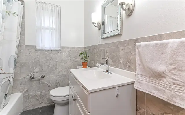 160 Siebert Rd gallery image 18