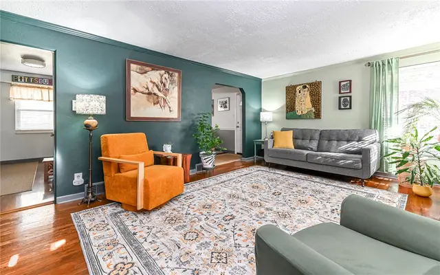160 Siebert Rd gallery image 21