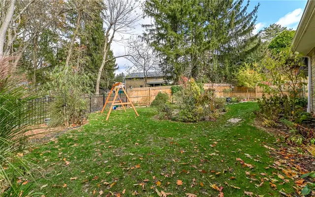 160 Siebert Rd gallery image 22