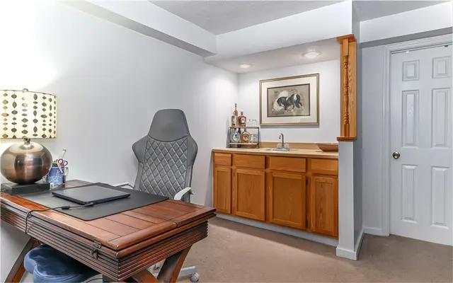 160 Siebert Rd gallery image 30