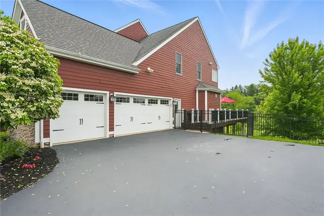 1603 Briarwood Dr gallery image 17