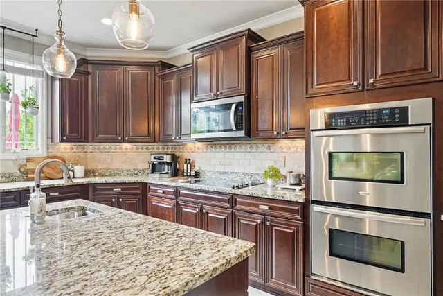 1603 Briarwood Dr gallery image 24