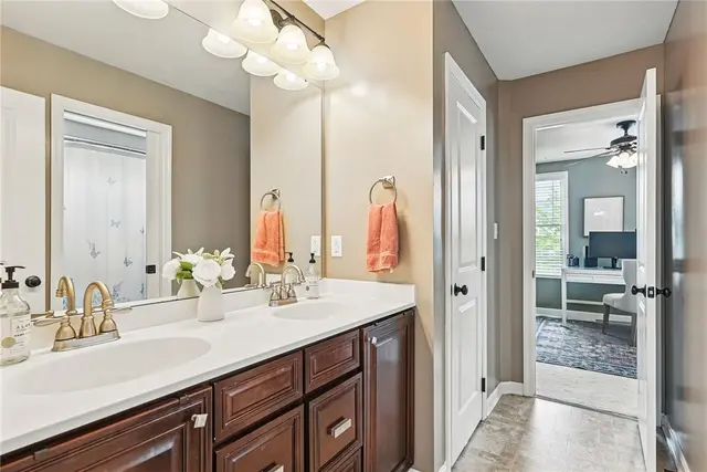 1603 Briarwood Dr gallery image 37