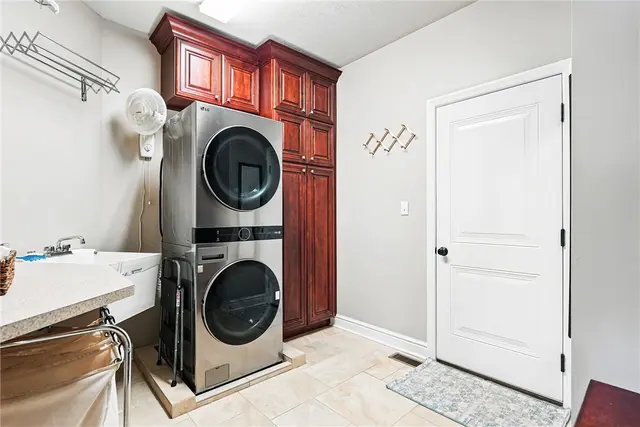 1603 Briarwood Dr gallery image 44
