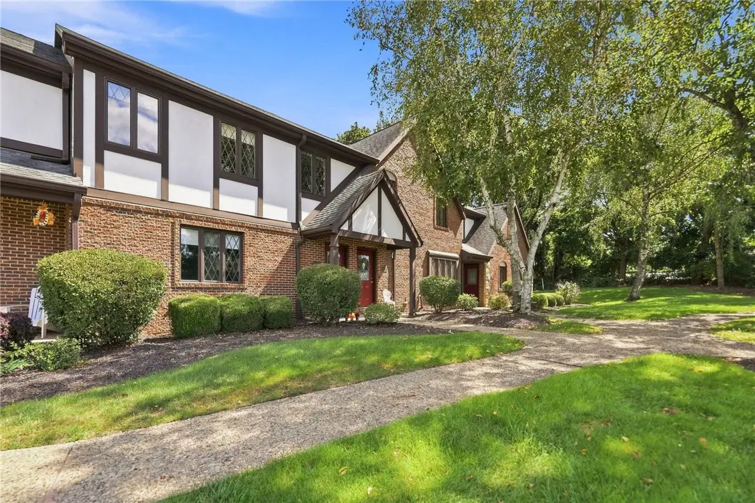 1606 Stone Mansion Dr