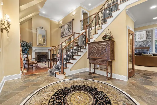1607 Fieldstone Lane gallery image 10