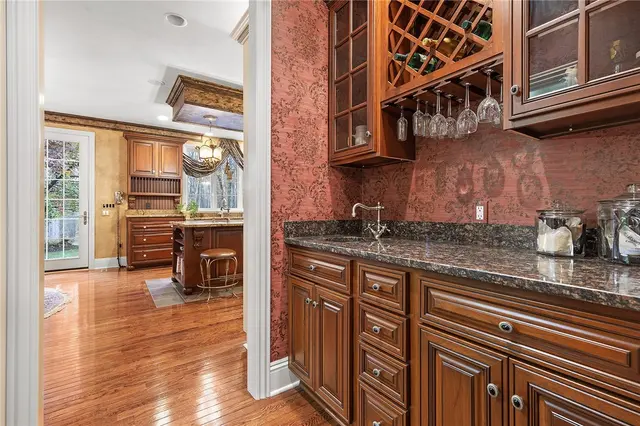 1607 Fieldstone Lane gallery image 15