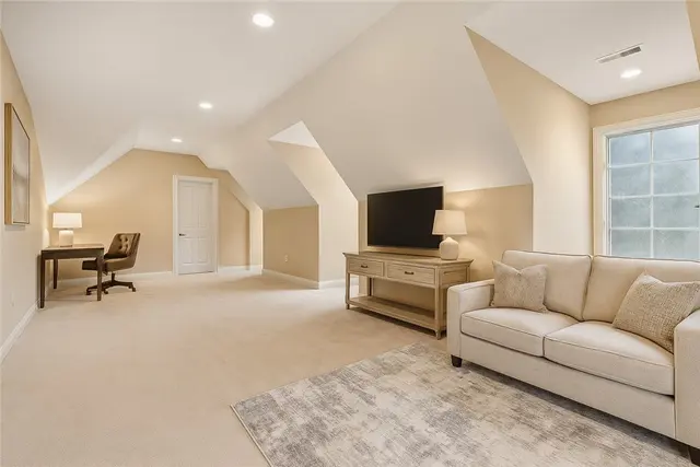 1607 Fieldstone Lane gallery image 32