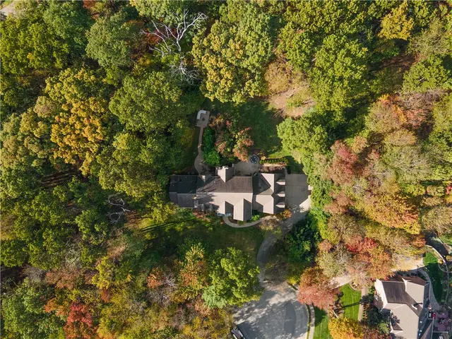 1607 Fieldstone Lane gallery image 46