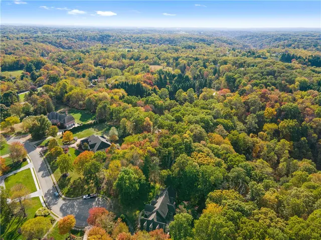1607 Fieldstone Lane gallery image 48