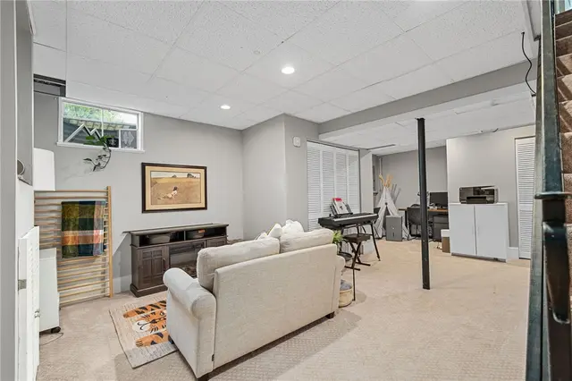161 Ridgeview Dr gallery image 21