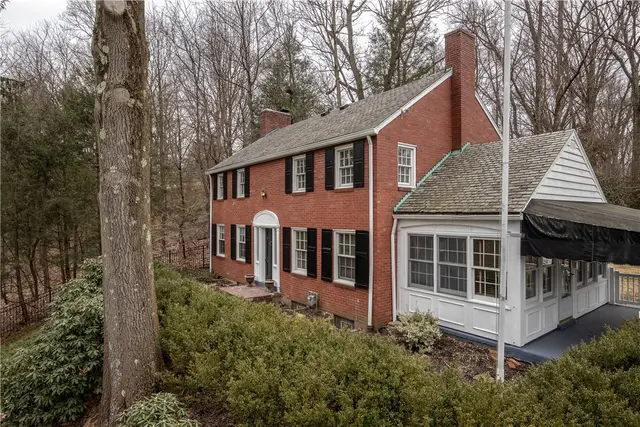 161 White Oak Dr gallery image 2