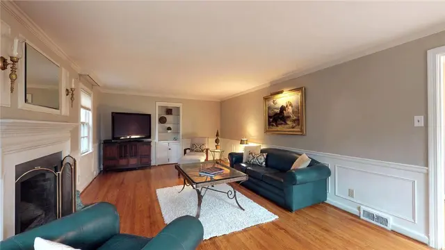 161 White Oak Dr gallery image 4