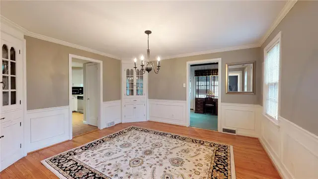161 White Oak Dr gallery image 5