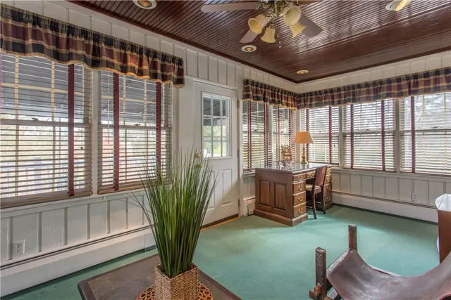 161 White Oak Dr gallery image 7