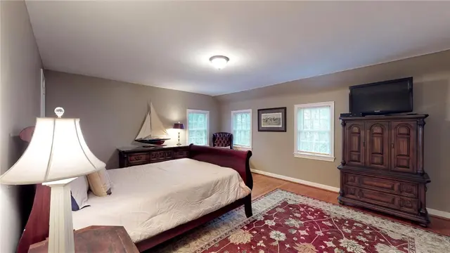 161 White Oak Dr gallery image 10