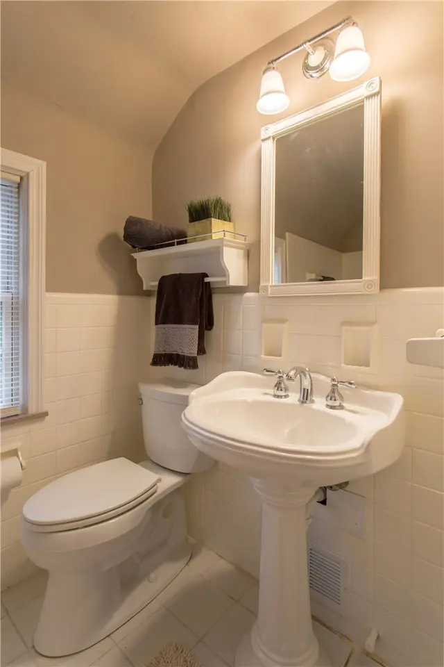 161 White Oak Dr gallery image 13