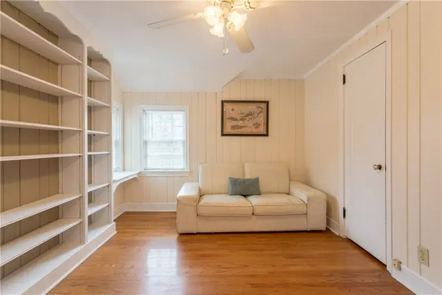 161 White Oak Dr gallery image 15