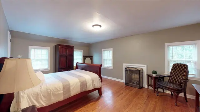161 White Oak Dr gallery image 16