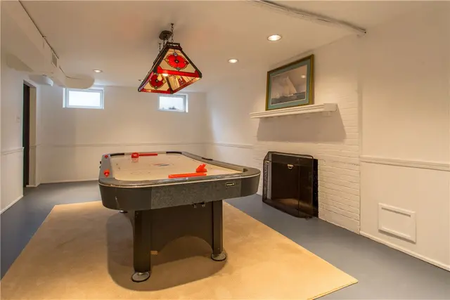 161 White Oak Dr gallery image 20