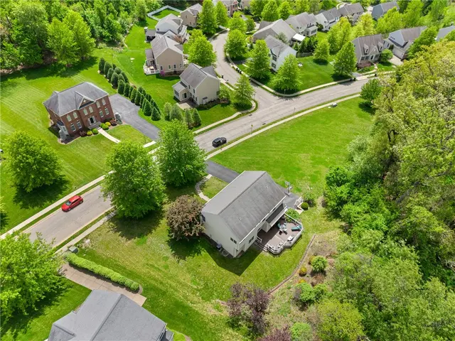 1610 Heritage Dr gallery image 29