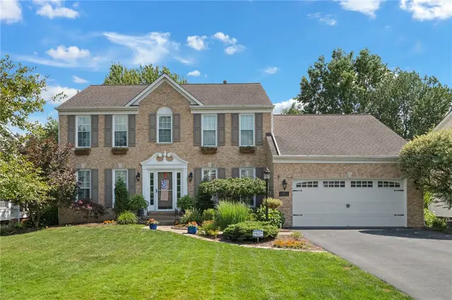1611 Country Club Dr gallery image 2
