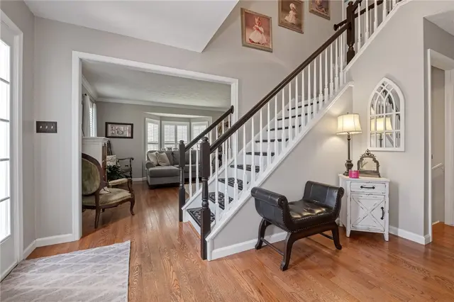 1611 Country Club Dr gallery image 8