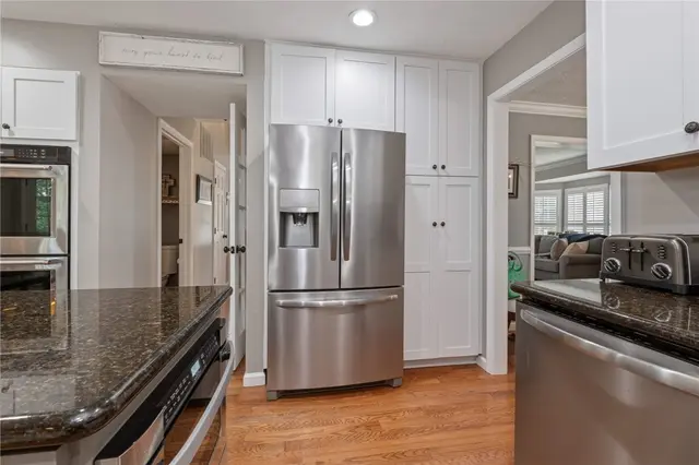 1611 Country Club Dr gallery image 29