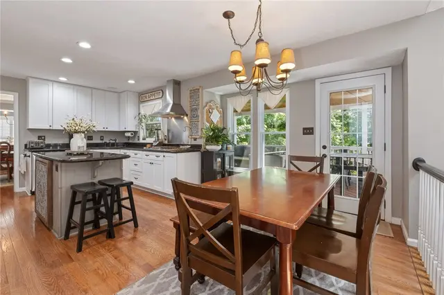 1611 Country Club Dr gallery image 30