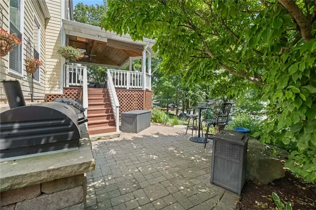 1611 Country Club Dr gallery image 38
