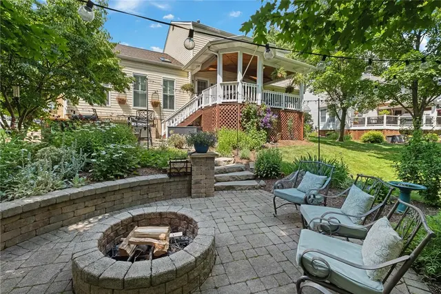1611 Country Club Dr gallery image 39