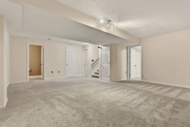 1611 NORMAN DRIVE gallery image 23