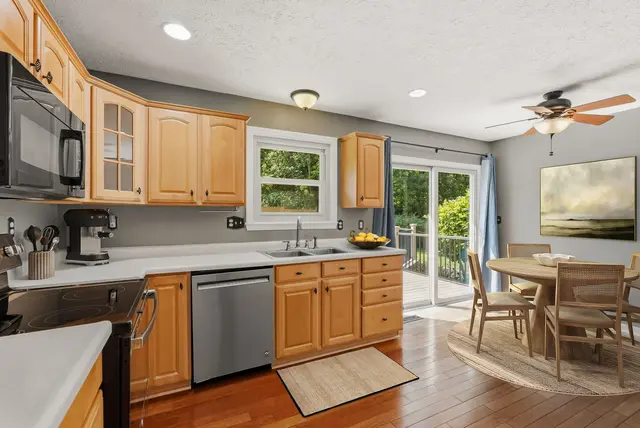 1611 NORMAN DRIVE gallery image 31
