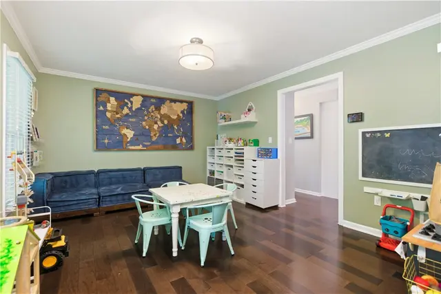 1611 Robin Ct. gallery image 6