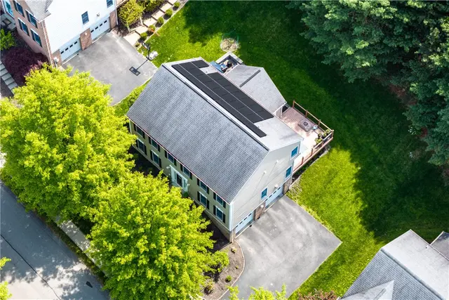 1611 Robin Ct. gallery image 9