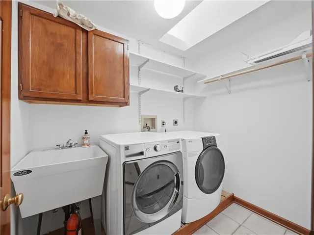 1612 Royal Oak Dr gallery image 30