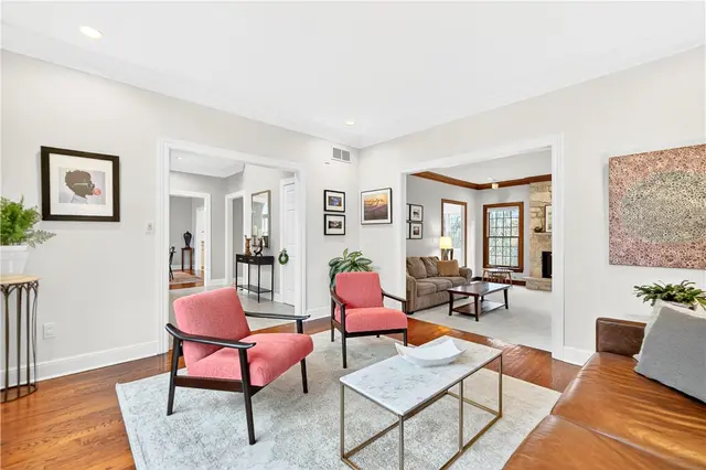 1613 Amicitia Ln gallery image 3