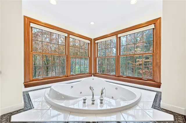 1613 Amicitia Ln gallery image 19