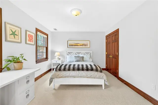 1613 Amicitia Ln gallery image 20