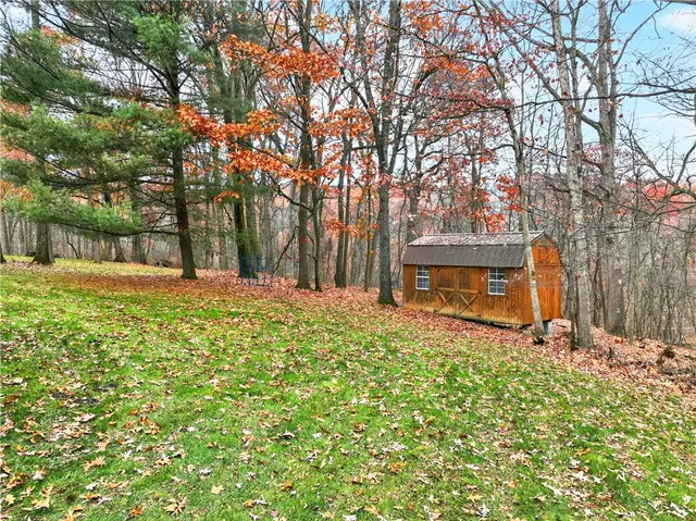 1613 Amicitia Ln gallery image 33